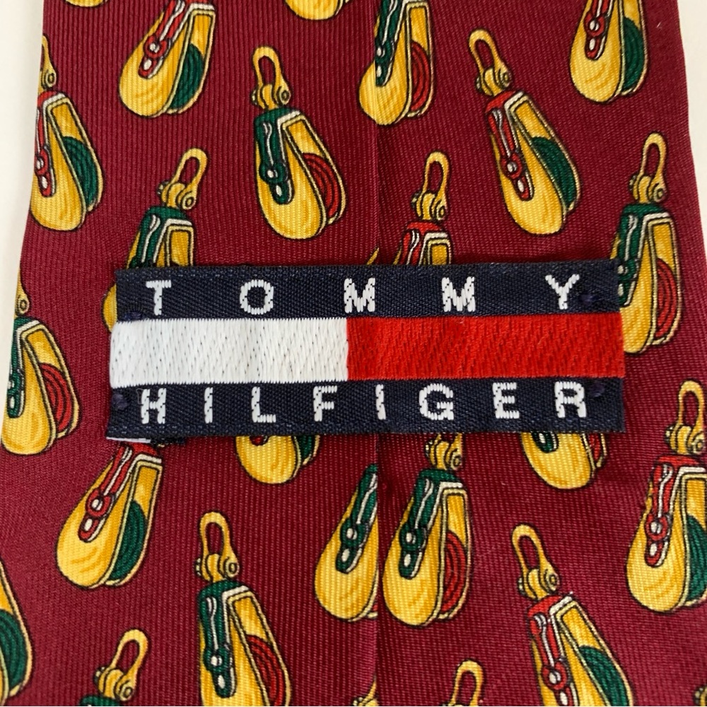 Tommy Hilfiger Tie Men's 100% Italian Silk Red Pulley Made in USA 3.75"